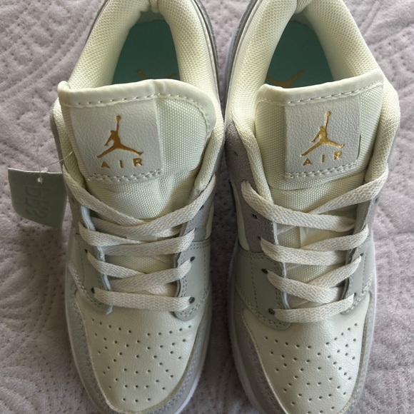 🪻🤍Air Jordan 1 Low 'París' CV3043-100🤍🪻 - Picture 3 of 7